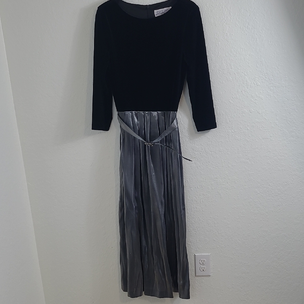 Jessica Howard Black and Silver 90th Vintage  Long Sleeve Dress Size 12